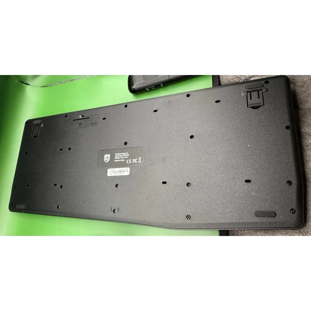 Philips 3000 Series Professional 2.4GHz Wireless SPK6348 Keyboard & SPK7348 Mous